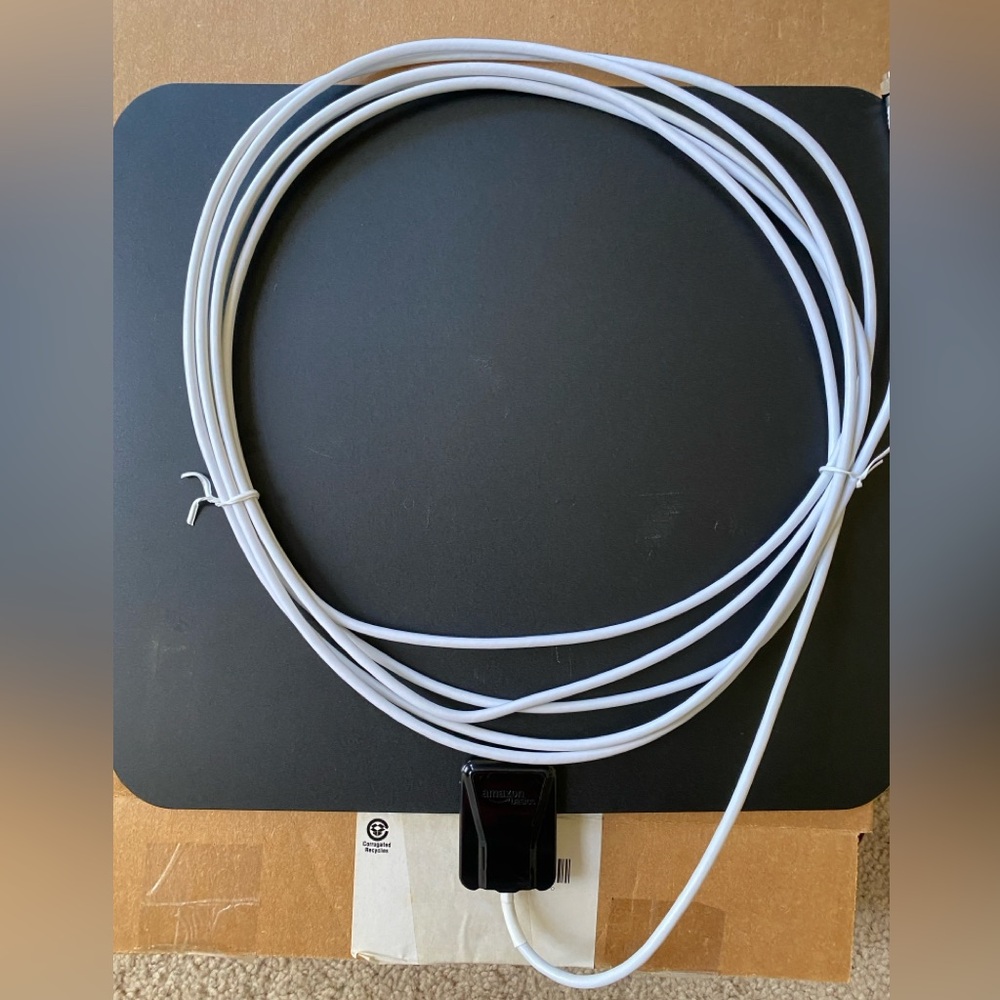 Amazon Basics Indoor HDTV Antenna